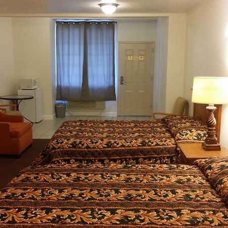 Country Regency Inn & Suites Manvel Luaran gambar