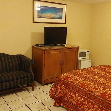 Country Regency Inn & Suites Manvel Luaran gambar