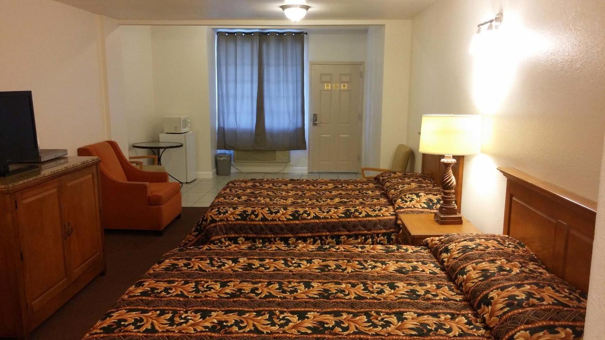 Country Regency Inn & Suites Manvel Luaran gambar