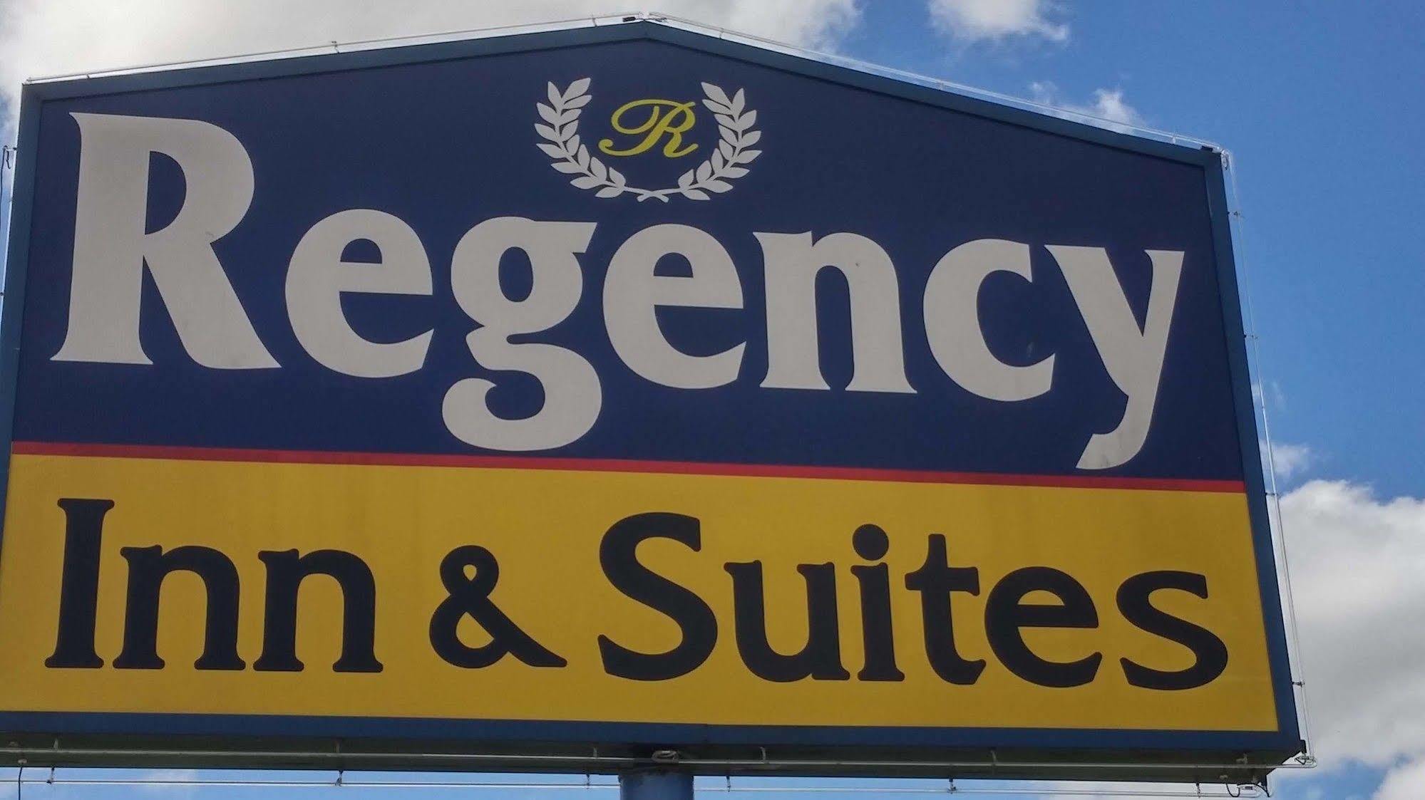 Country Regency Inn & Suites Manvel Luaran gambar