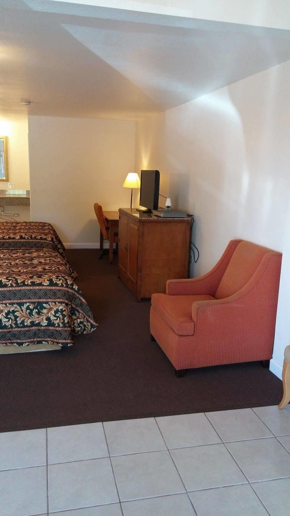 Country Regency Inn & Suites Manvel Luaran gambar
