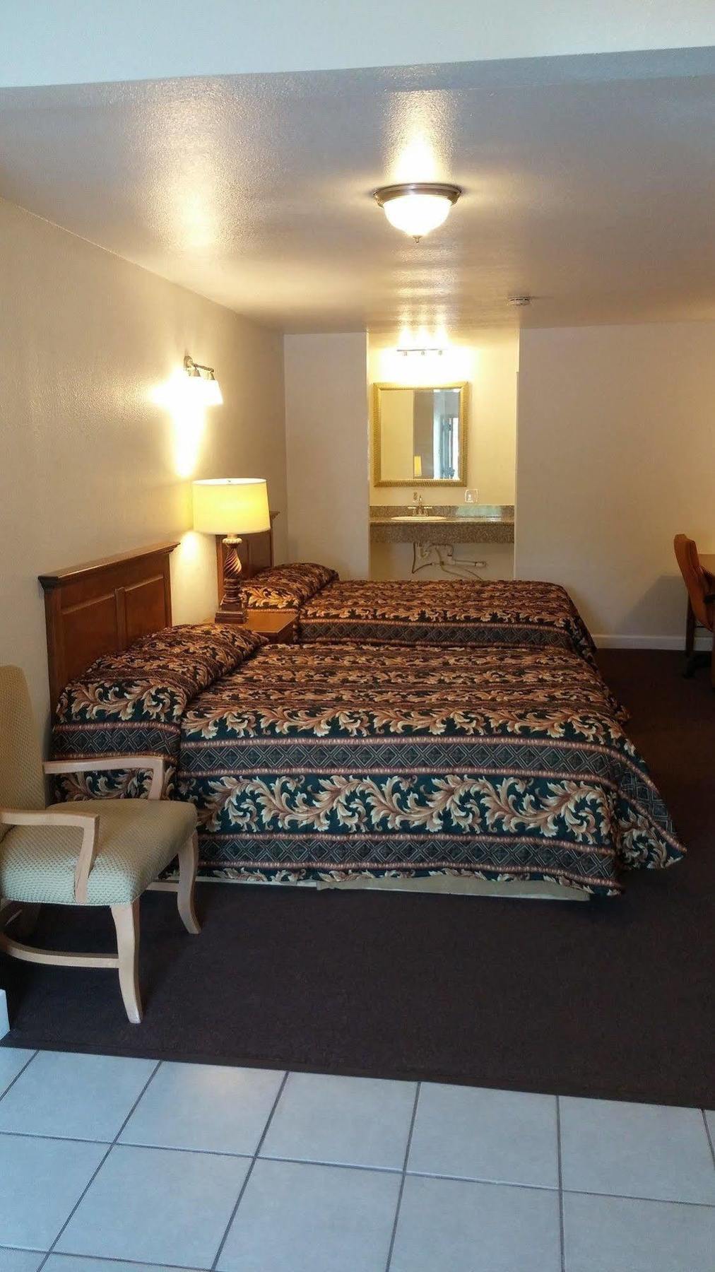 Country Regency Inn & Suites Manvel Luaran gambar